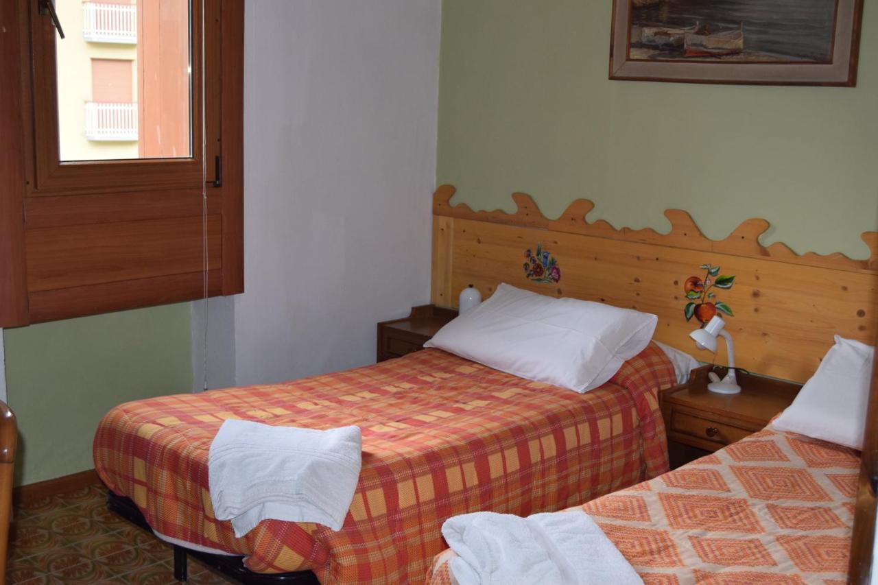 Hotel Torena Априка Екстер'єр фото